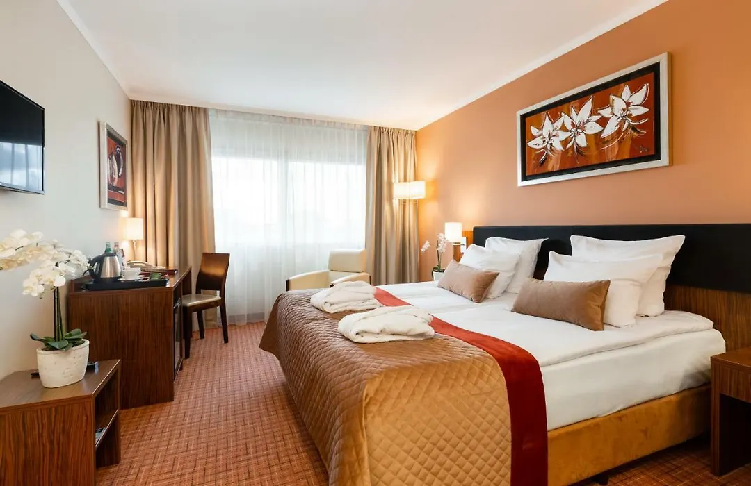 Avalon Hotel&Conferences-1